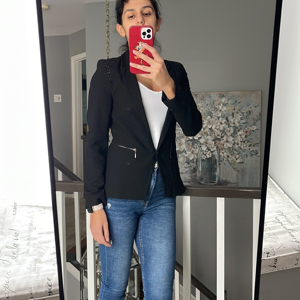 In very good condition black blazer by Pull& bear
